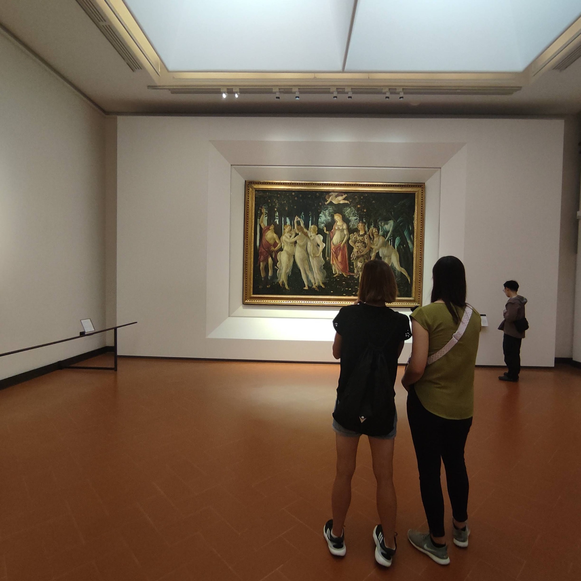"Весна" (Primavera) — шедевр Сандро Боттичелли, написанный около 1480 года. Визитная карточка итальянского Возрождения ждёт вас в Галерее Уффици.